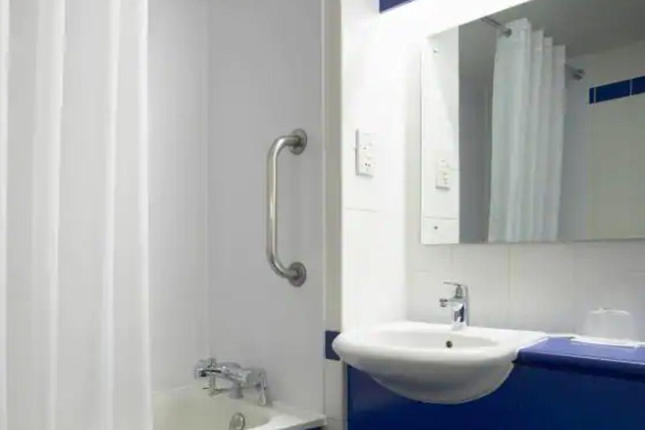 Travelodge Preston Central Esterno foto