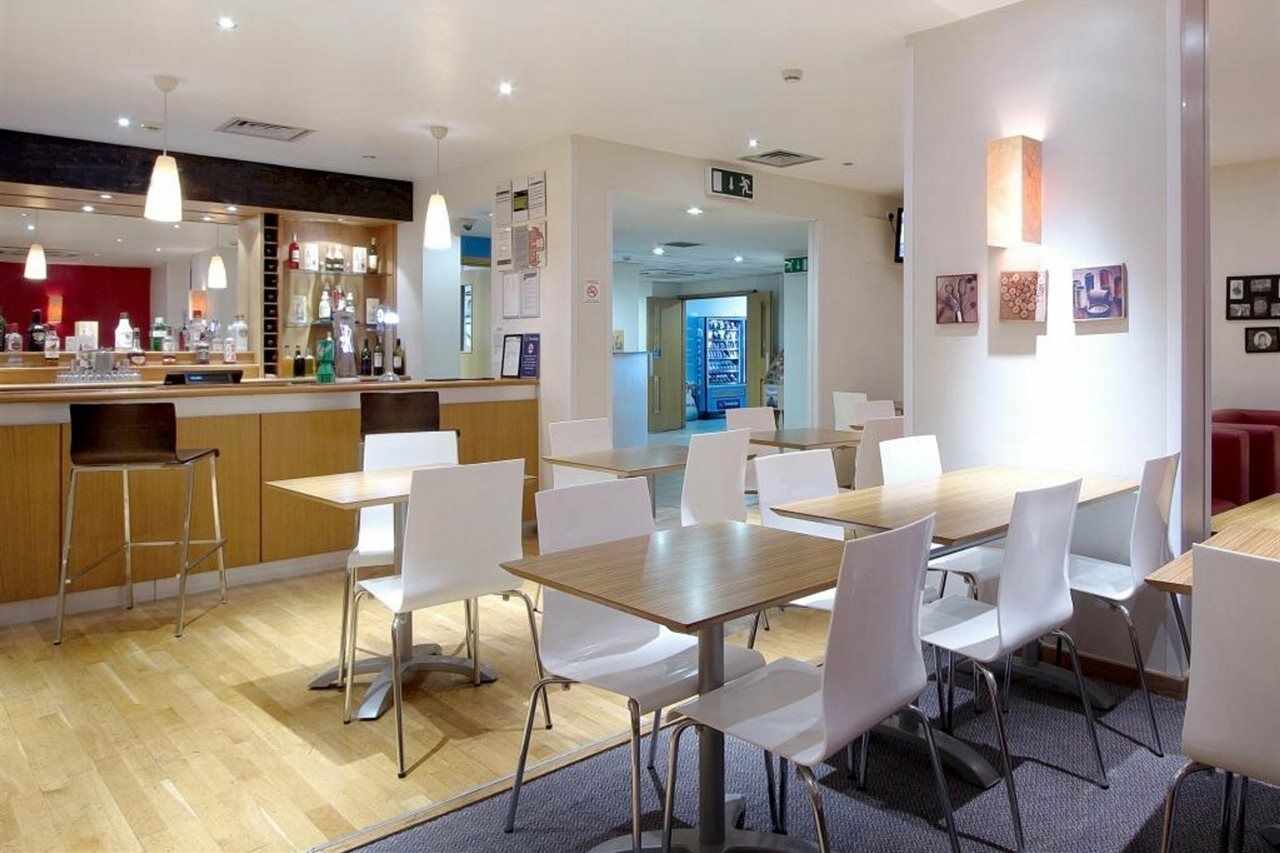 Travelodge Preston Central Esterno foto